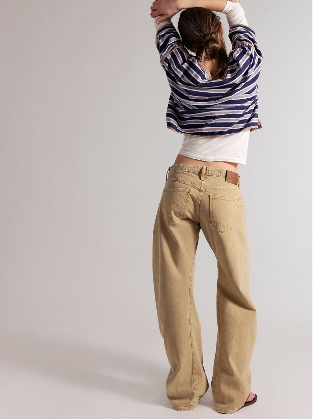 Free People We The Free Fable Low-Rise Twisted Bowed Jeans 32 Oat Latte NWT - Picture 3 of 17